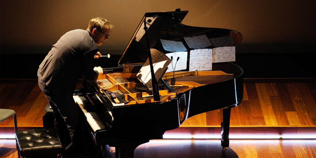 LA CORUÑA / Florian Hoelscher abisma el piano de Alberto Posadas a la riqueza de su propia historia