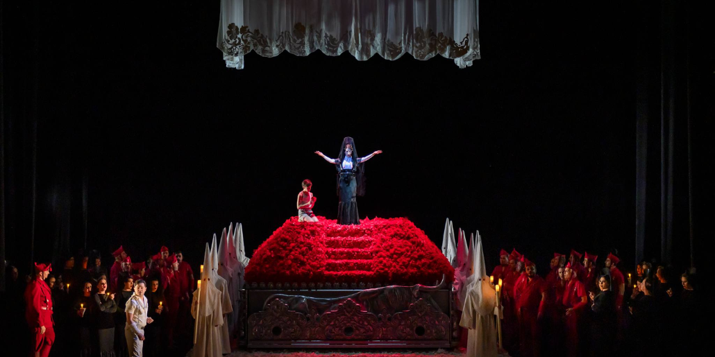 Marta Eguilior recibe el Premio Escala al Mejor Diseño Artístico por su ‘Carmen’ en la Opéra Royal de Wallonie-Liège