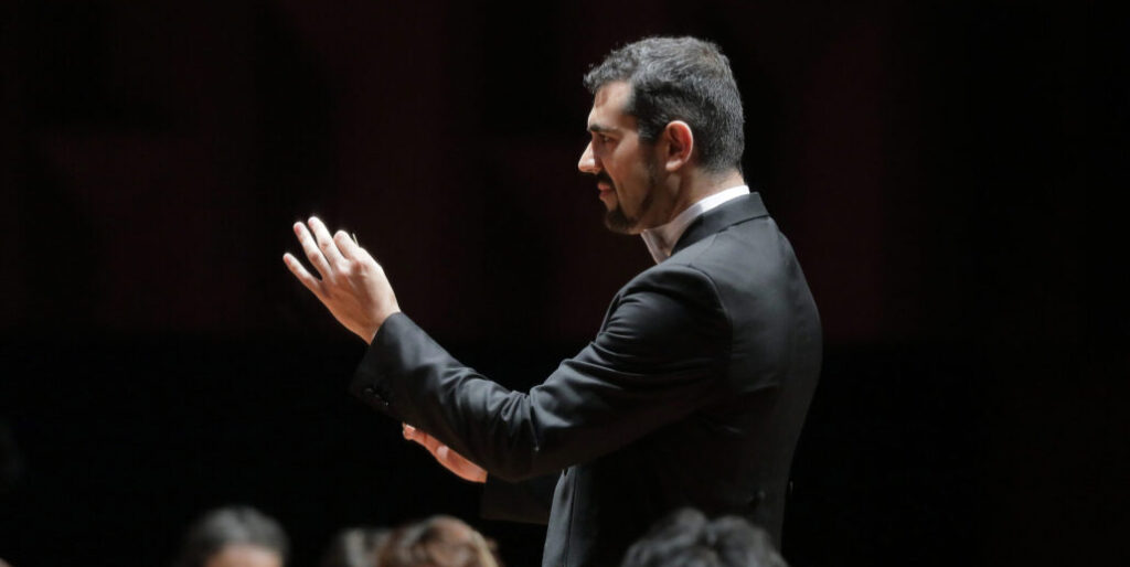 Diego Martin-Etxebarria dirigiendo
